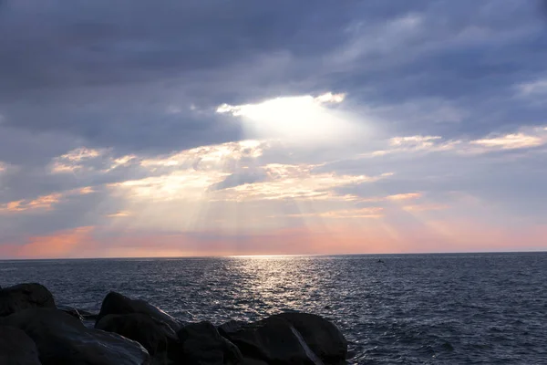 Tramonto Sul Mare Sole Tra Nuvole — Foto Stock