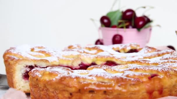 Вкусный Домашний Вишневый Пирог — стоковое видео