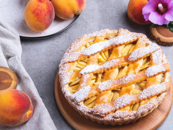 Rustikaler Hausgemachter Pfirsichkuchen Aus Nächster Nähe — Stockfoto