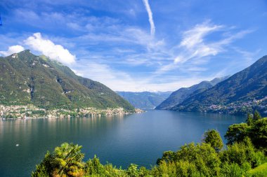 Dağ Manzaralı Como Gölü