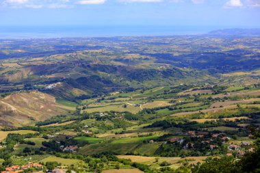 Bir bahar günü İtalyan kırsal manzara panoramik manzaralı