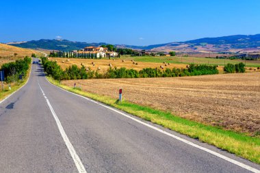 Bir bahar günü İtalyan kırsal manzara panoramik manzaralı