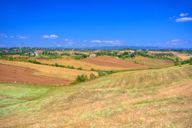 Bir bahar günü İtalyan kırsal manzara panoramik manzaralı