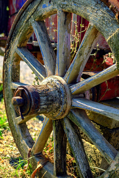 old wagon wheel at a farm