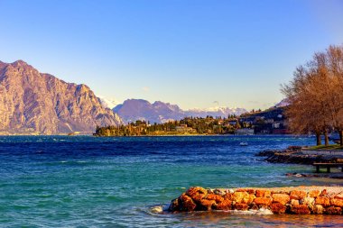 Bir bahar günü Garda Gölü