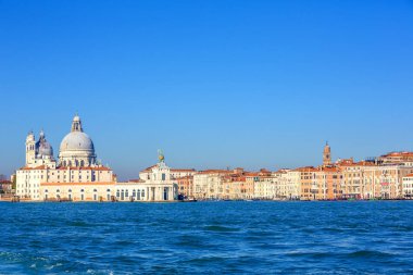 bir bahar gününde venedik görünümü