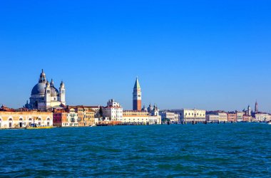 bir bahar gününde venedik görünümü