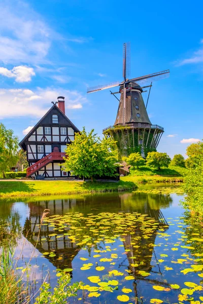 Moulin Vent Coloré Dans Gifhorn Lac Été — Photo