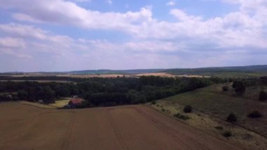 Harz Dağları 'ndaki Hava Almanya Şeytani Duvarı, teufelsmauer. Sonbahar güneşli bir gün.
