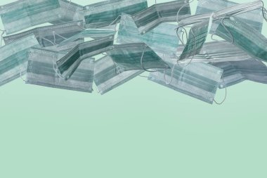 Tıbbi maske ya da cerrahi kulak iltihabı maskesi arka plan olarak izole edilmiş