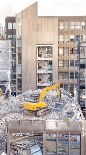 Baustelle Mit Schweren Maschinen Die Ein Gebäude Abreißen Platz Für — Stockfoto