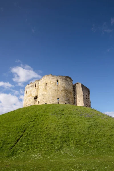 York Castle Dans Ville York Angleterre Construit Sur Monticule Herbe — Photo