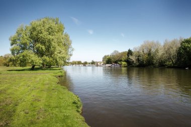 Cambridgeshire, İngiltere'de ilçe parkında St Neots Peyzaj görüntüsü