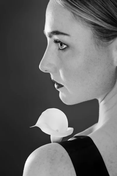 Studio Image Noir Blanc Jeune Femme Portant Latex — Photo