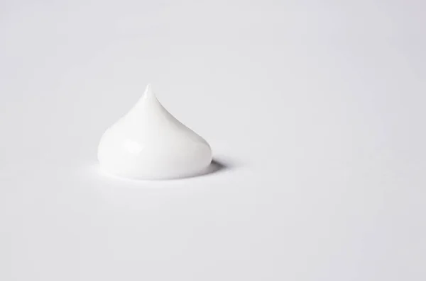 Detalle Cerca Una Sola Gota Crema Belleza Fondo Blanco — Foto de Stock