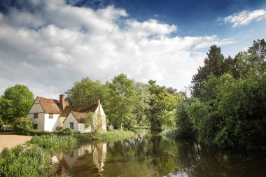 Çağdaş Flatford Mill, John Constable tarafından onun boyalı sahne görünümünü 'saman Wain' Dedham Vale bölge Doğu İngiltere içinde boyama