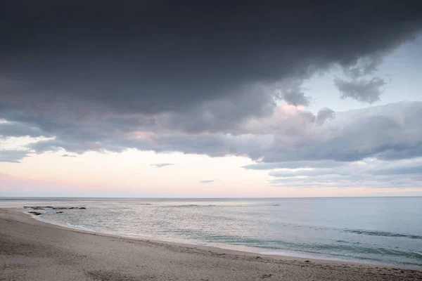 在西班牙海滩上的日落 — 图库照片