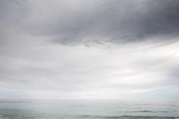 Dramatiska himmel och hav — Stockfoto