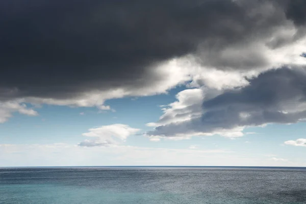 Dramatyczne niebo i Ocean — Zdjęcie stockowe