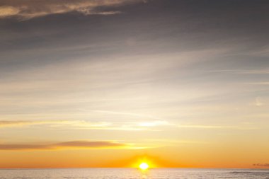 güneş denizden geliyor