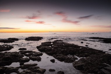 İspanya'da deniz üzerinde gündoğumu