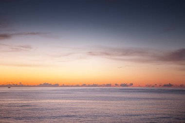 güneş denizden geliyor