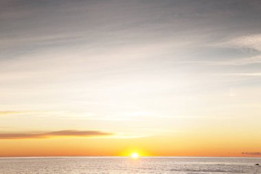 güneş denizden geliyor