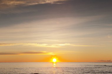 güneş denizden geliyor