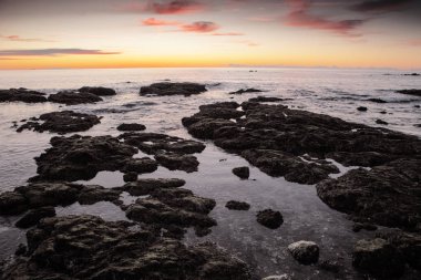 İspanya'da deniz üzerinde gündoğumu