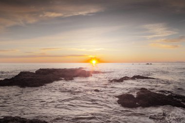 İspanya'da deniz üzerinde gündoğumu