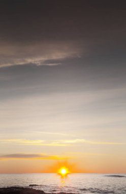 güneş denizden geliyor