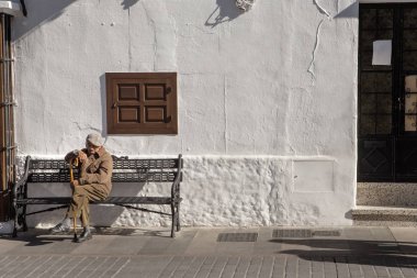 Dünyanın geçişini izle.