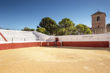 Tepedeki boğa halkası İspanya 'nın en tepedeki mijaları.