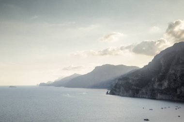 İtalya 'daki AIFI' nin kostüm hattı boyunca