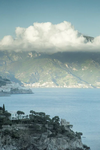 Along the costline of amalfi in italy — ストック写真