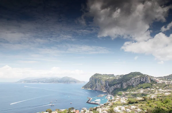 Landscape image of the main harbor in capri — ストック写真