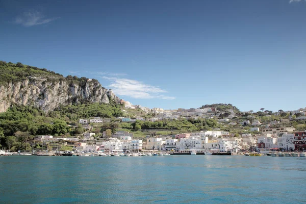 Porto na ilha de capri — Fotografia de Stock