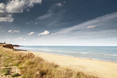 Norfolk Kuzey Denizi kıyısındaki Happisburgh kumsalının deniz manzarası 
