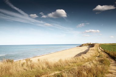 Norfolk Kuzey Denizi kıyısındaki Happisburgh kumsalının deniz manzarası 
