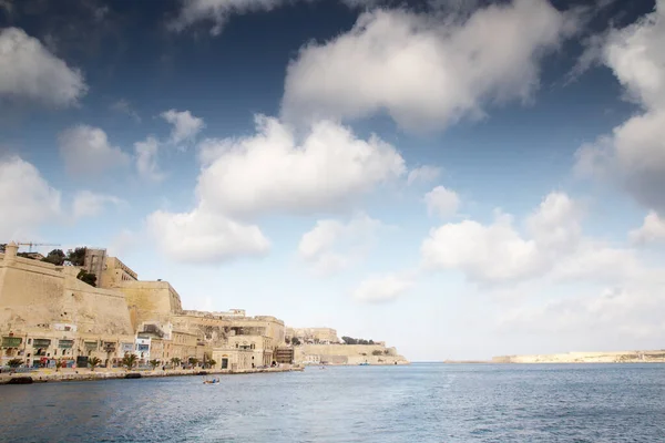 Морське Зображення Валетти Взятої Великої Гавані Мальті Дивлячись Вниз Входу — стокове фото