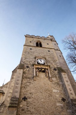 Carfax, Oxford İngiltere 'nin göbeğinde bir ortaçağ saat kulesi.
