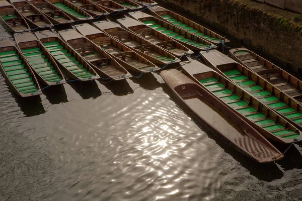 Boot Auf Einem Fluss Oxford Lesen Auf Dem Wasser Gehen — Stockfoto