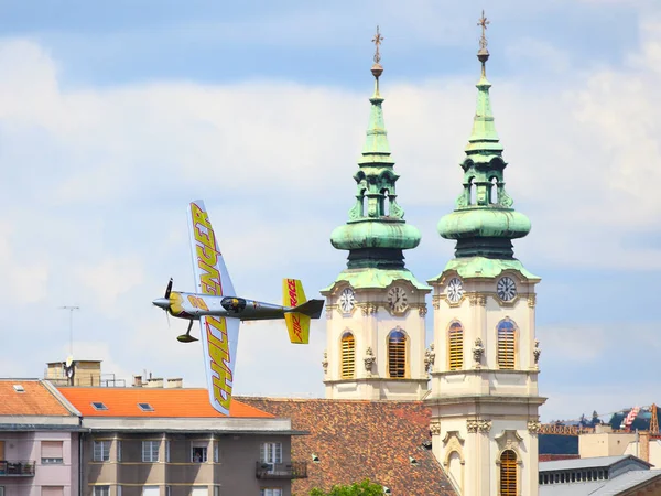 Budapest Ungarn Juni 2018 Leichtes Sportflugzeug Fliegt Über Die Donau — Stockfoto