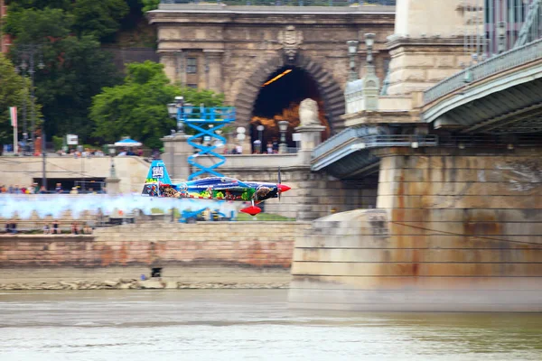 Budapest Hungary June 2018 부다페스트 시에서 에어쇼가 열리는 다뉴브강에 아래로 — 스톡 사진