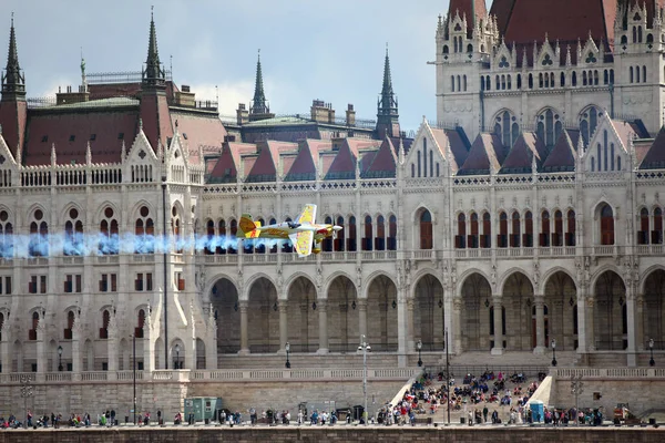 Budapest Magyarország 2018 Június Könnyű Sportrepülőgépek Repülnek Duna Felett Budapesti — Stock Fotó