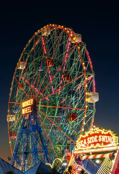 New York Usa Juli 2018 Deno Wonder Wheel Nöjesparken Coney — Stockfoto