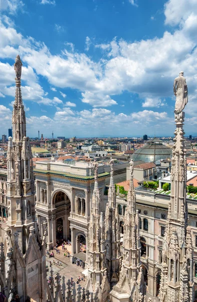 Buiten Decoratie Beelden Van Milaan Kathedraal Duomo Milano Metropolitan Cathedral — Stockfoto