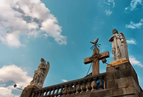 멕시코 멕시코 2016 대천사 가브리엘의 동상과 우리엘 Tepeyac — 스톡 사진