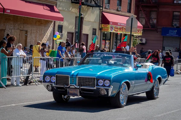 纽约市 2018年9月16日 在哈林区的非洲裔美国人日游行车 — 图库照片