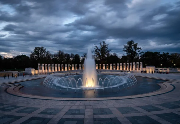 Фонтани Меморіал Другої Світової Війни Заході Сонця Вашингтон Округ Колумбія — стокове фото